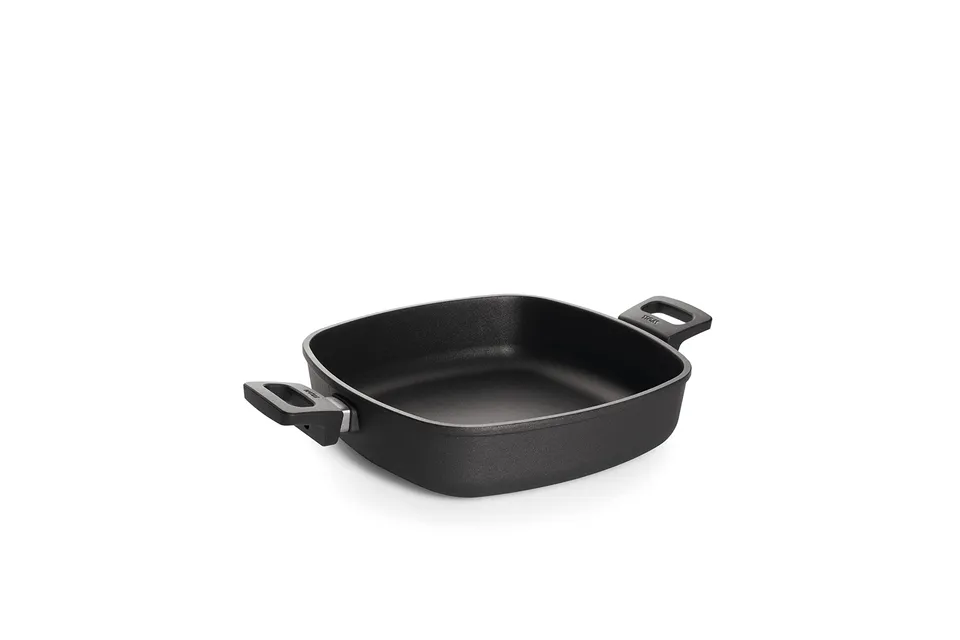 woll-nowo-titanium-gusspfanne-viereckig-28x28-cm-7-cm-hoch-2-seitengriffe-titani image 1