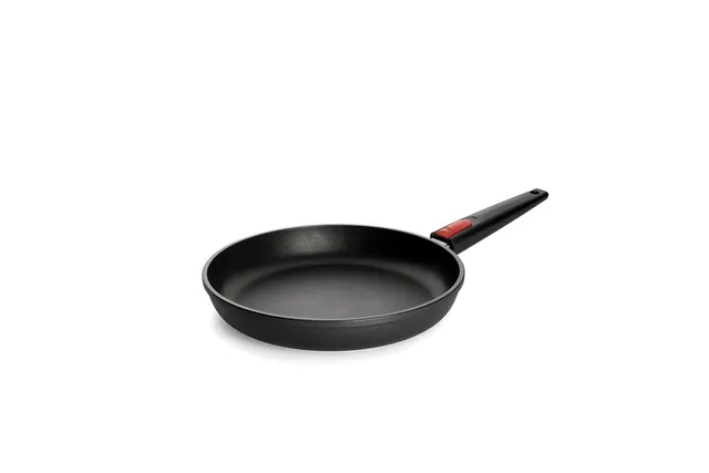 woll-nowo-titanium-flachpfanne-28-cm-aluminiumguss-mit-titanium-hartgrundversieg image 1