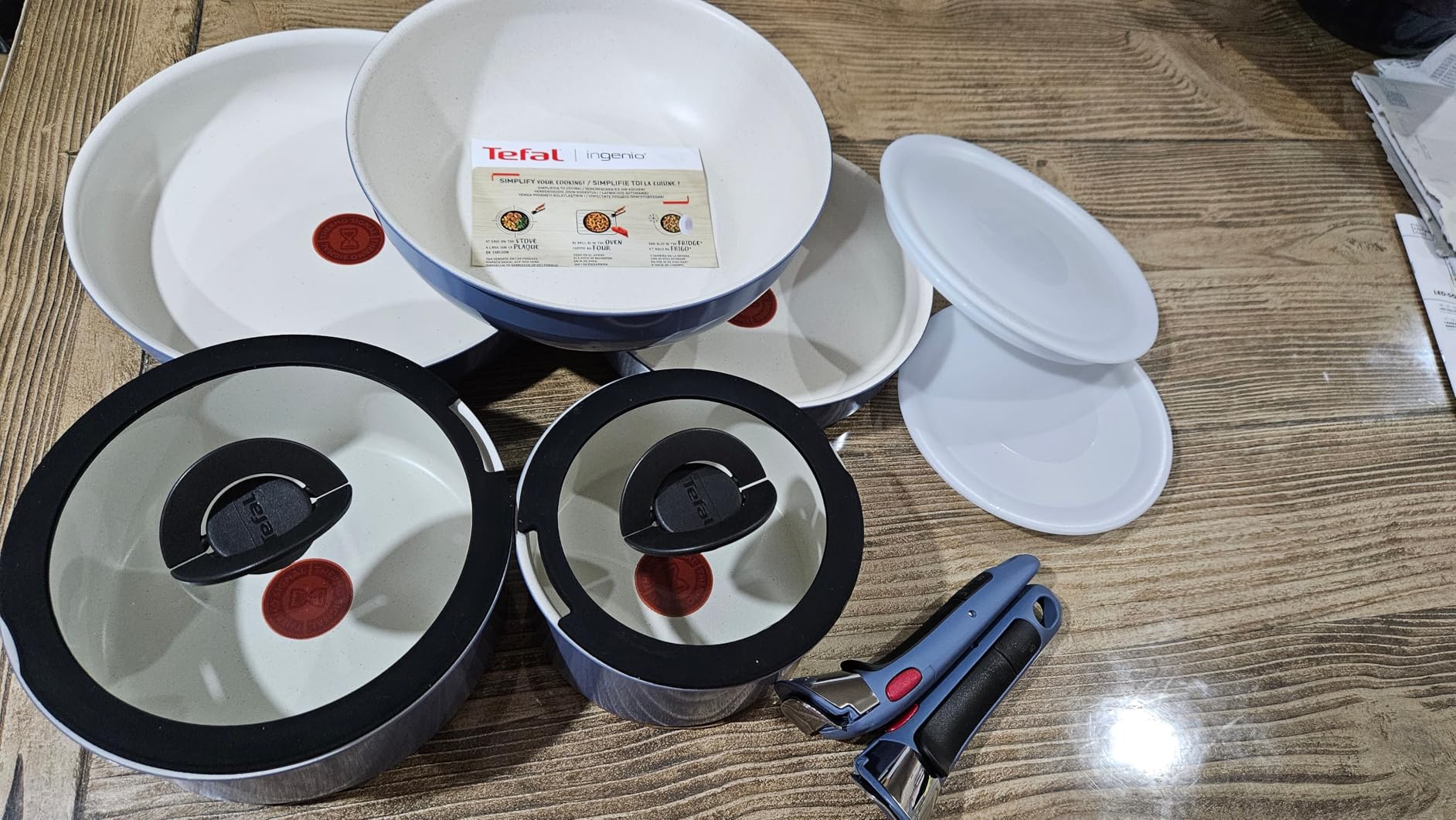 Komplette Küchenausstattung in einem Set