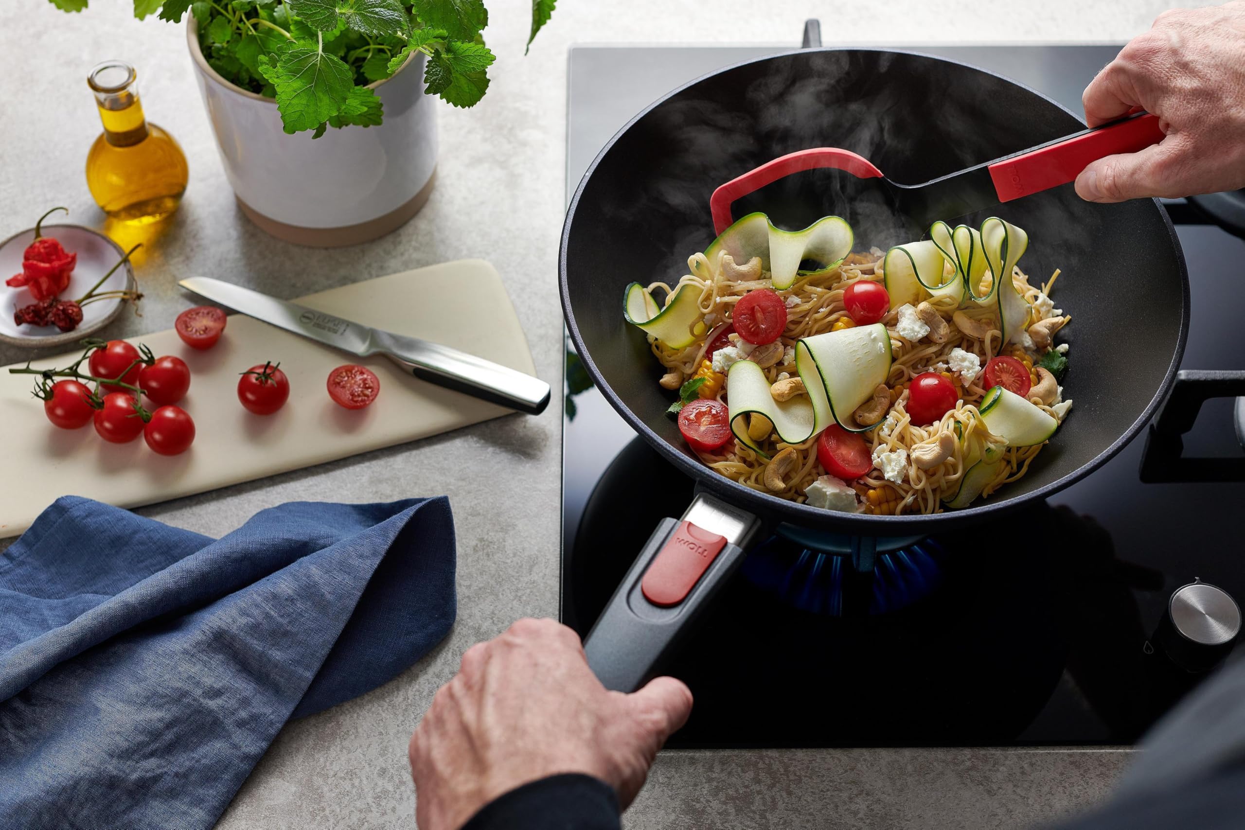 woll-cook-it-wok-wender-mit-flexibler-silikonlippe-11-cm-breit-32-5-cm-lang-hitz image 5