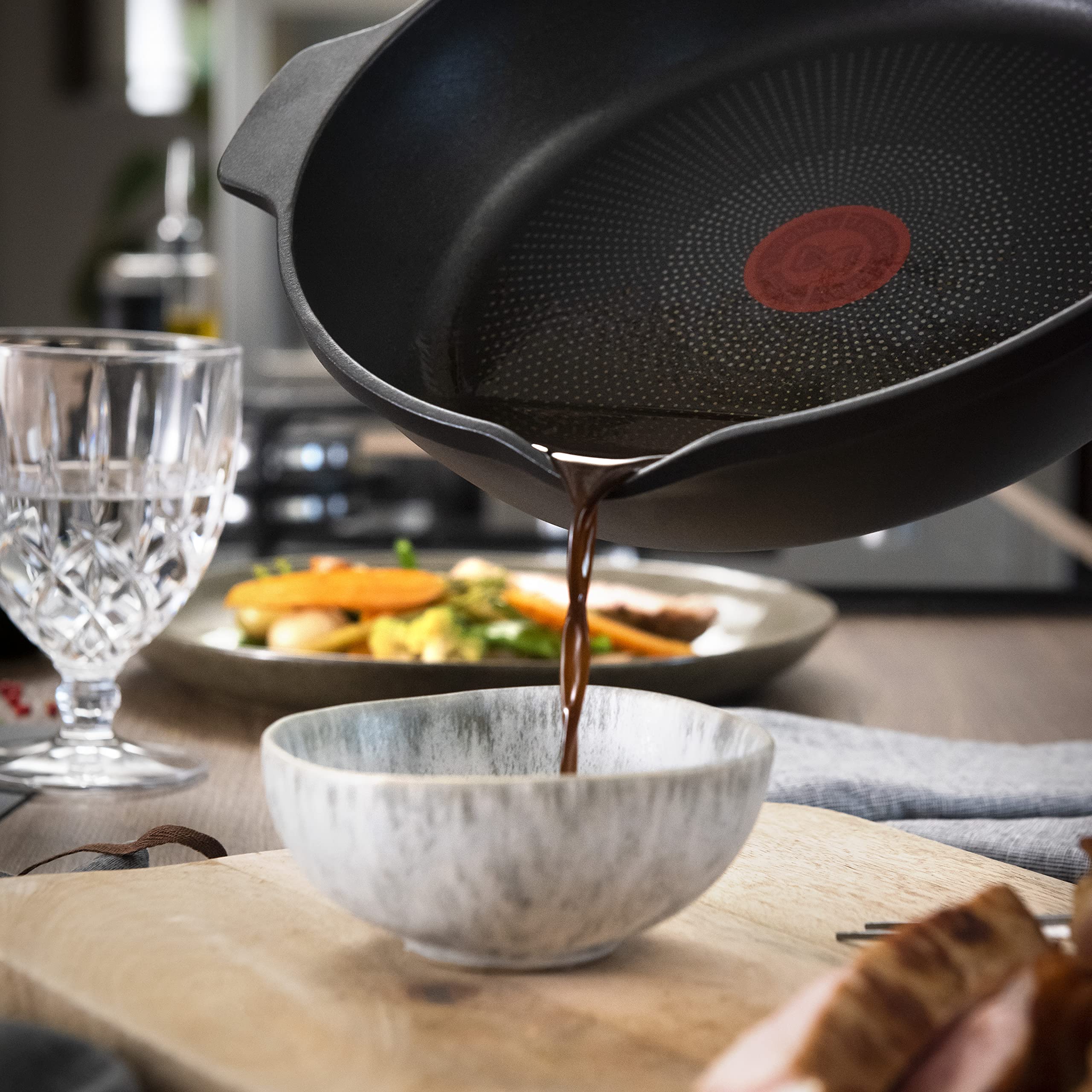 tefal-robusto-bratpfanne-28-cm-aluguss-pfanne-f-r-induktion-und-alle-herdarten-m image 4
